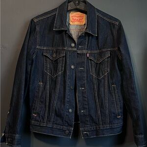 Levi’s Denim Trucker Jacket Dark Wash Small